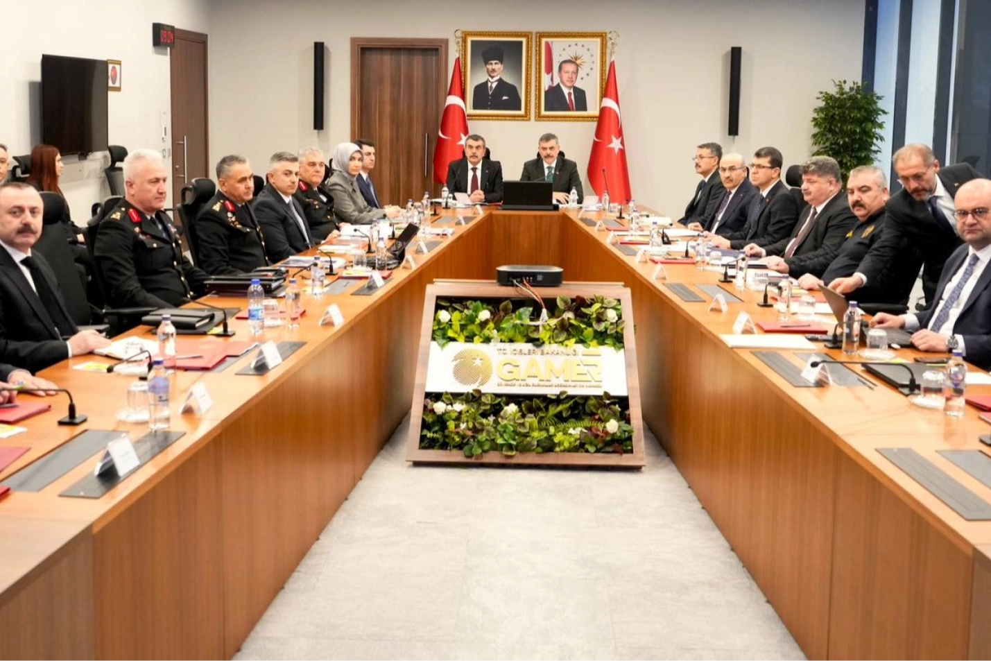 Kritik zirve tamamlandı... Okul g&uuml;venliğine &ccedil;ok y&ouml;nl&uuml; eylem planı