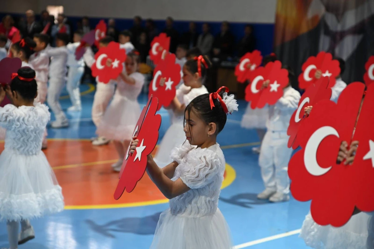 23 NİSAN ULUSAL EGEMENLİK VE &Ccedil;OCUK BAYRAMI EMİRDAĞ&rsquo;DA COŞKUYLA KUTLANDI