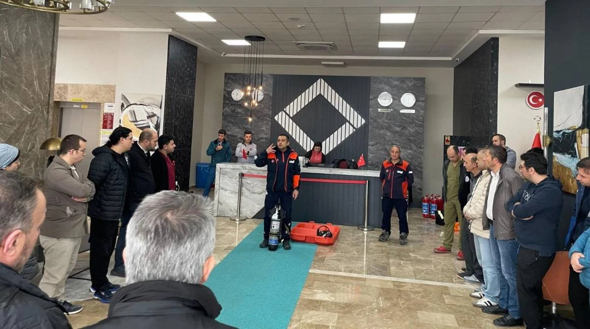 AFS&Uuml; HASTANESİ PERSONELİ ACİL DURUM VE AFET EĞİTİMLERİNE KATILDI