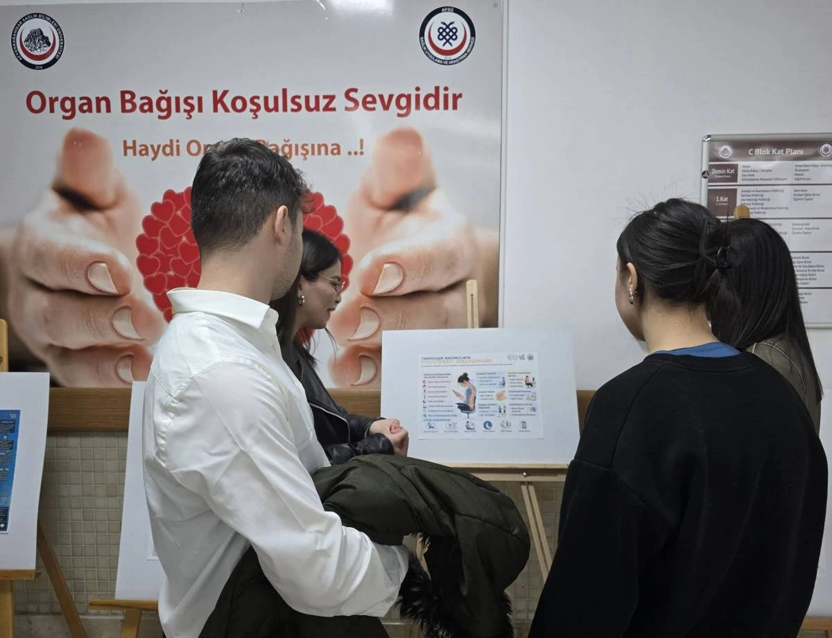 AFS&Uuml; HASTANESİNDE &ldquo;DİJİTAL &Ccedil;AĞDA SAĞLIKLI KALMA SANATI&rdquo; SERGİSİ D&Uuml;ZENLENDİ