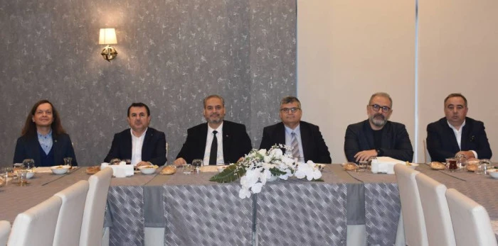 AFS&Uuml;&rsquo;den Afyonkarahisar&rsquo;da Tıbbi Ama&ccedil;lı Kenevirden İla&ccedil; &Uuml;retim &Ccedil;alışmalarına Destek