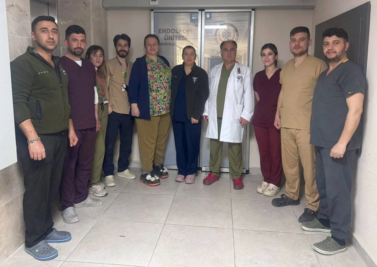 AFS&Uuml;&rsquo;DEN B&Ouml;LGEMİZDE BİR İLK: SAFRA KANALLARI TEDAVİSİNDE KOLEDOKOSKOPİ UYGULAMASI BAŞLADI