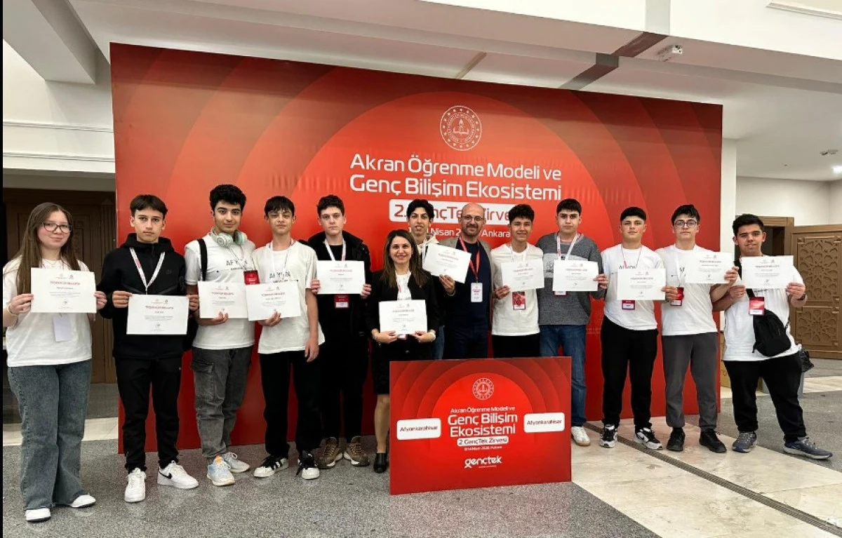 AFYONKARAHİSAR GEN&Ccedil;TEK ZİRVEDE!