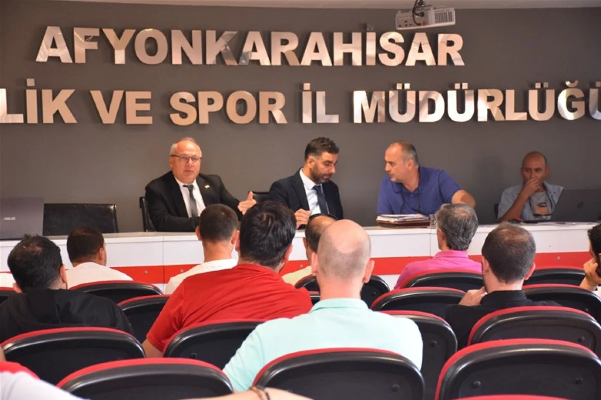 Afyonkarahisar'da Basketbol Sezonu Öncesi Kulüplerle İstişare Toplantısı Düzenlendi