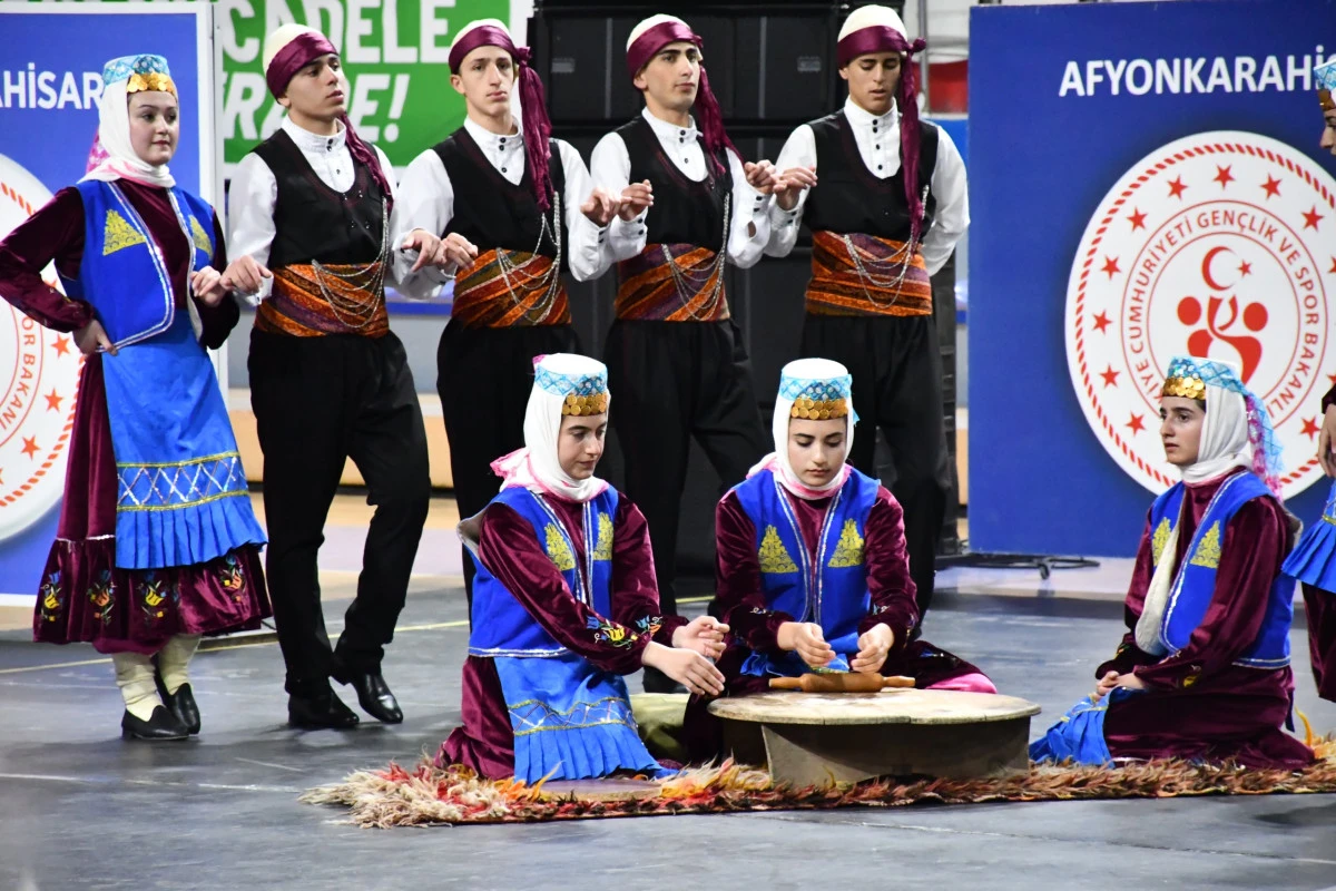 AFYONKARAHİSAR&rsquo;DA HALK OYUNLARI T&Uuml;RKİYE ŞAMPİYONASI TAMAMLANDI