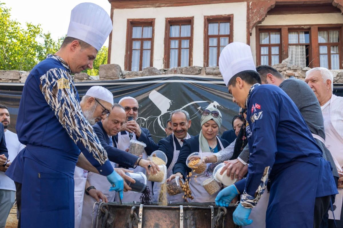 Afyonkarahisar’da Şifalı Aşure’nin Duası Yapıldı