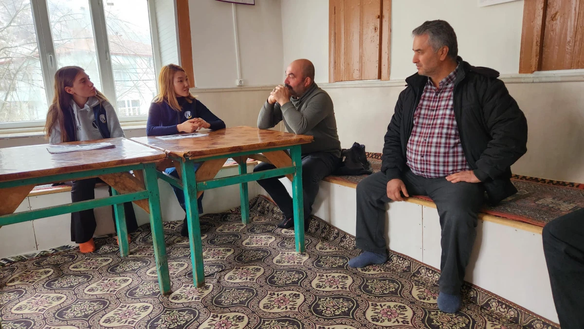 AK&Uuml; Bilim Kafe Etkinliğinde Y&uuml;k Hayvanlarının Bakımı Şuhut&rsquo;ta Ele Alındı