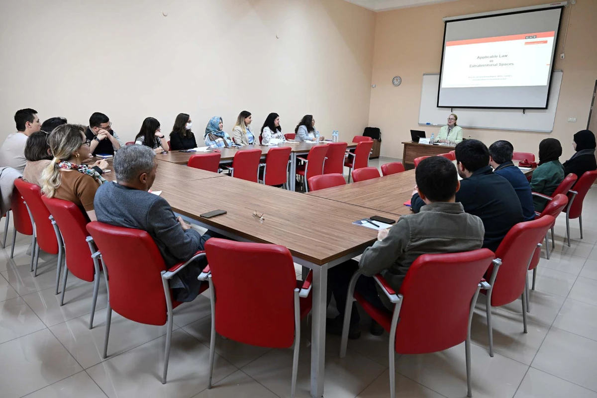 AK&Uuml; Hukuk Fak&uuml;ltesi&rsquo;nde &ldquo;Devlet Egemenliği Dışındaki Alanlarda Hukuk&rdquo; &Ccedil;alıştayı D&uuml;zenlendi