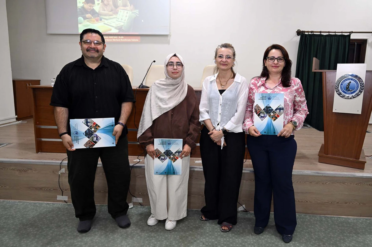 AK&Uuml;'DE &Ouml;ZEL EĞİTİM &Ouml;ĞRETMENLİĞİ GELECEĞİN MESLEKLERİ ARASINDA TANITILDI