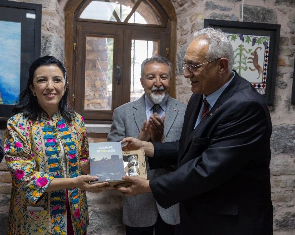 FRİG VADİSİ RESİM SERGİSİ ATAT&Uuml;RK K&Uuml;LT&Uuml;R MERKEZİ&rsquo;NDE A&Ccedil;ILDI