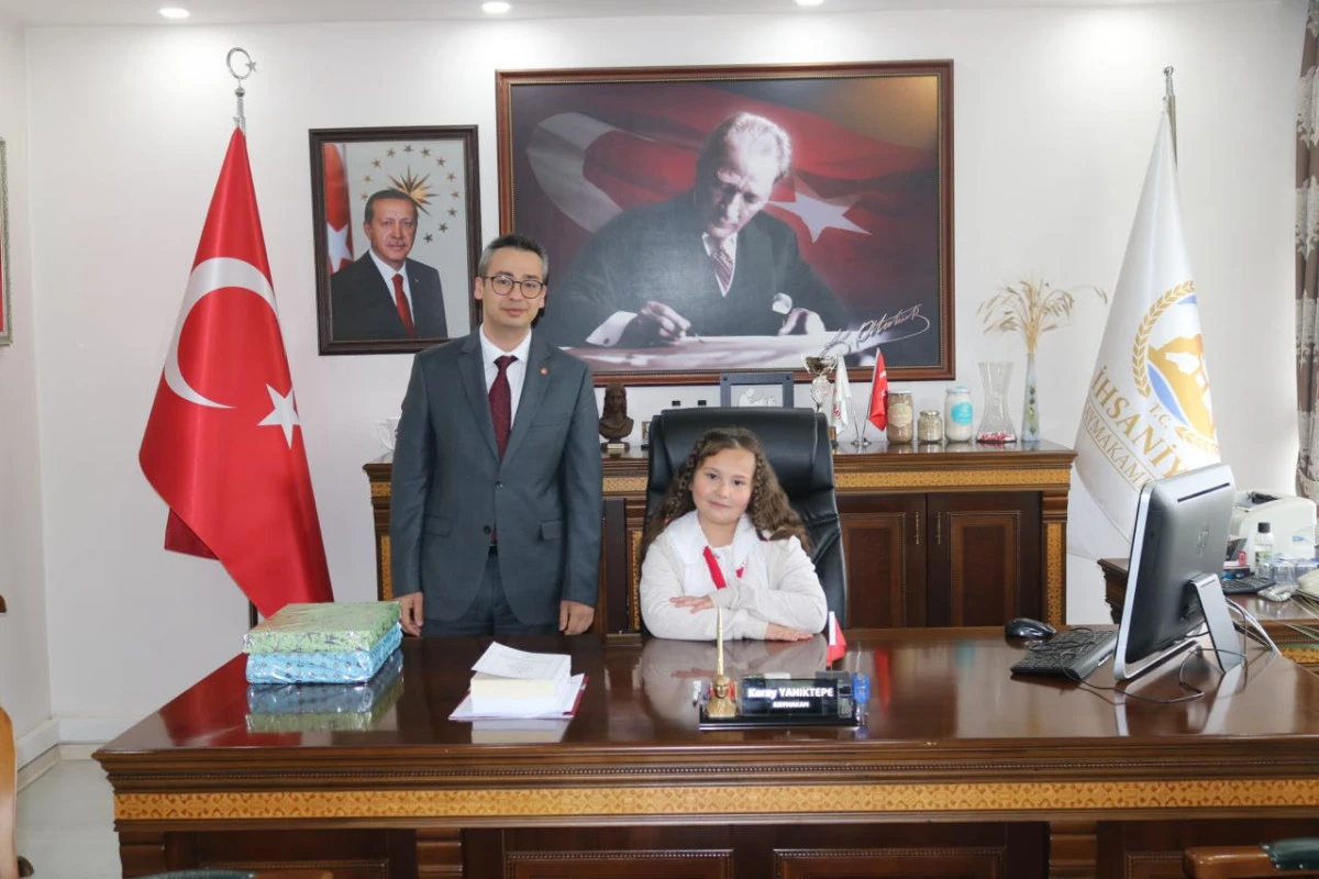 İHSANİYE'DE COŞKULU 23 NİSAN PROGRAMI GER&Ccedil;EKLEŞTİ