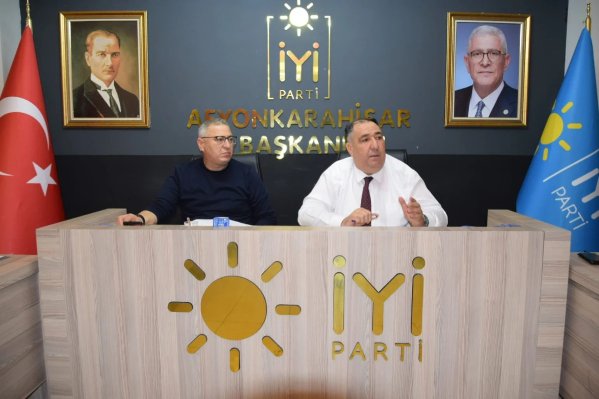 İYİ PARTİ AFYONKARAHİSAR&rsquo;DA İL DİVAN TOPLANTISI GENİŞ KATILIMLA GER&Ccedil;EKLEŞTİRİLDİ