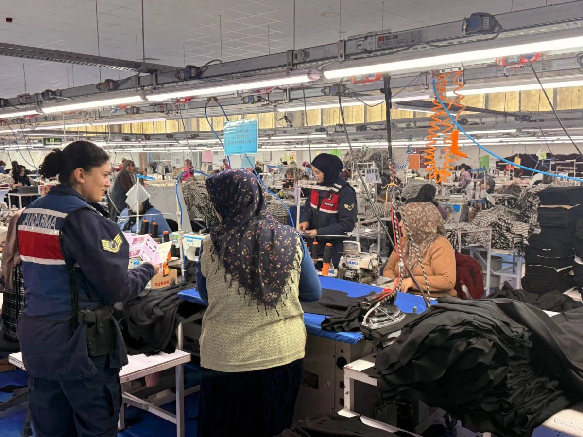 Kadına El Kal-ka-maz ve KADES Uygulaması’’ Anlatıldı.
