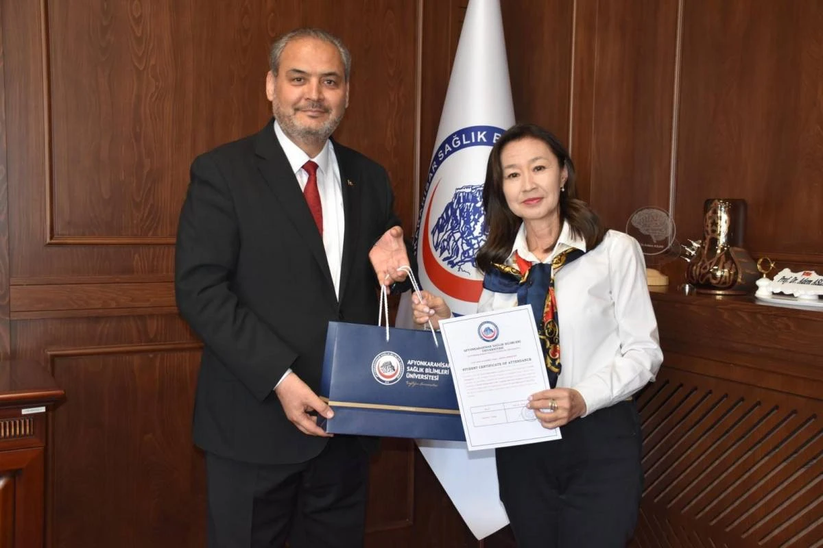 KAZAKİSTAN&rsquo;DAN GELEN SAĞLIK Y&Ouml;NETİCİLERİ VE AKADEMİSYENLER AFS&Uuml;&rsquo;DE AĞIRLANDI
