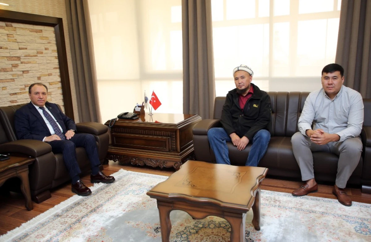 KIRGIZİSTAN OŞ DEVLET &Uuml;NİVERSİTESİ HEYETİ REKT&Ouml;R PROF. DR. MEHMET KARAKAŞ&rsquo;I ZİYARET ETTİ