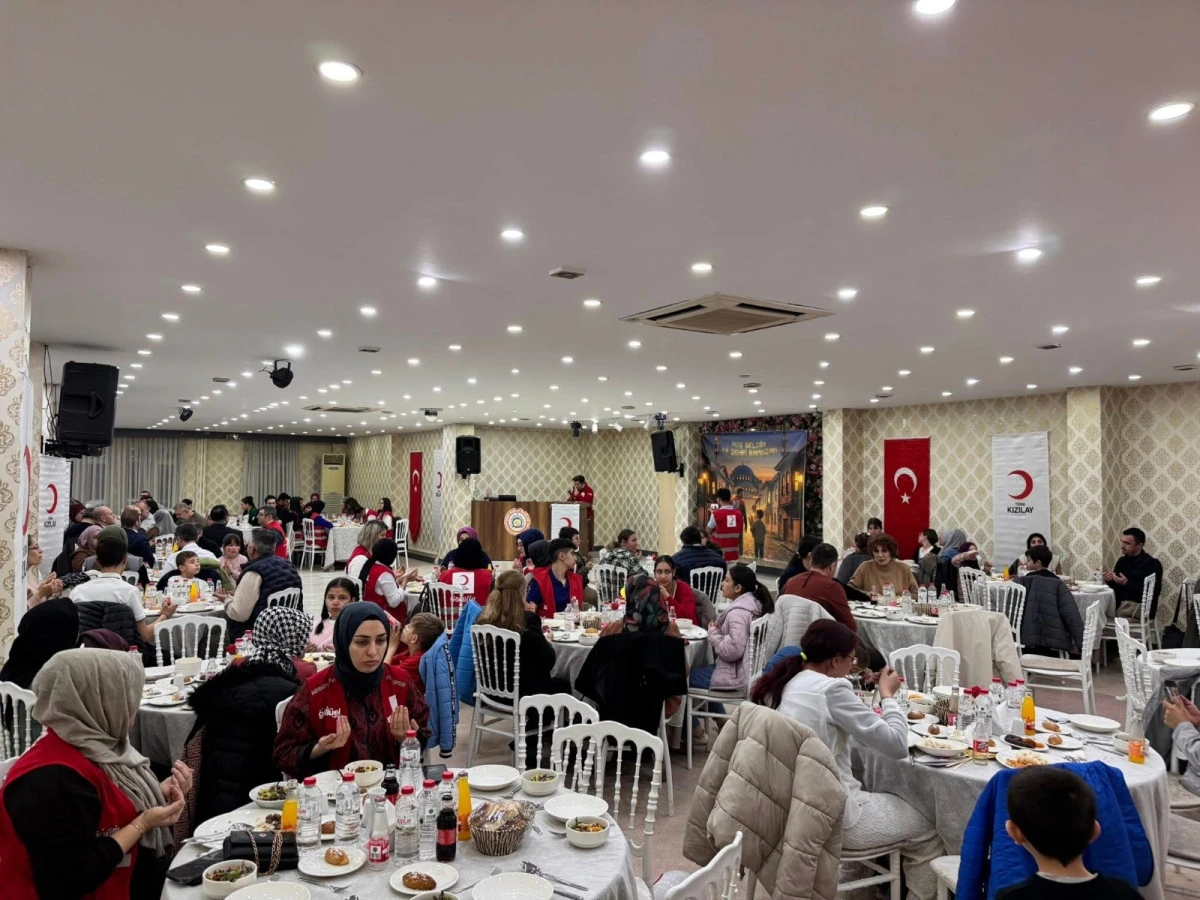KIZILAY&rsquo;DAN ANLAMLI İFTAR