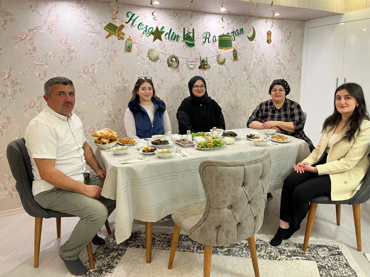 MHP&rsquo;den &Ouml;ğrencilere &ldquo;Aile Sıcaklığında&rdquo; İftar