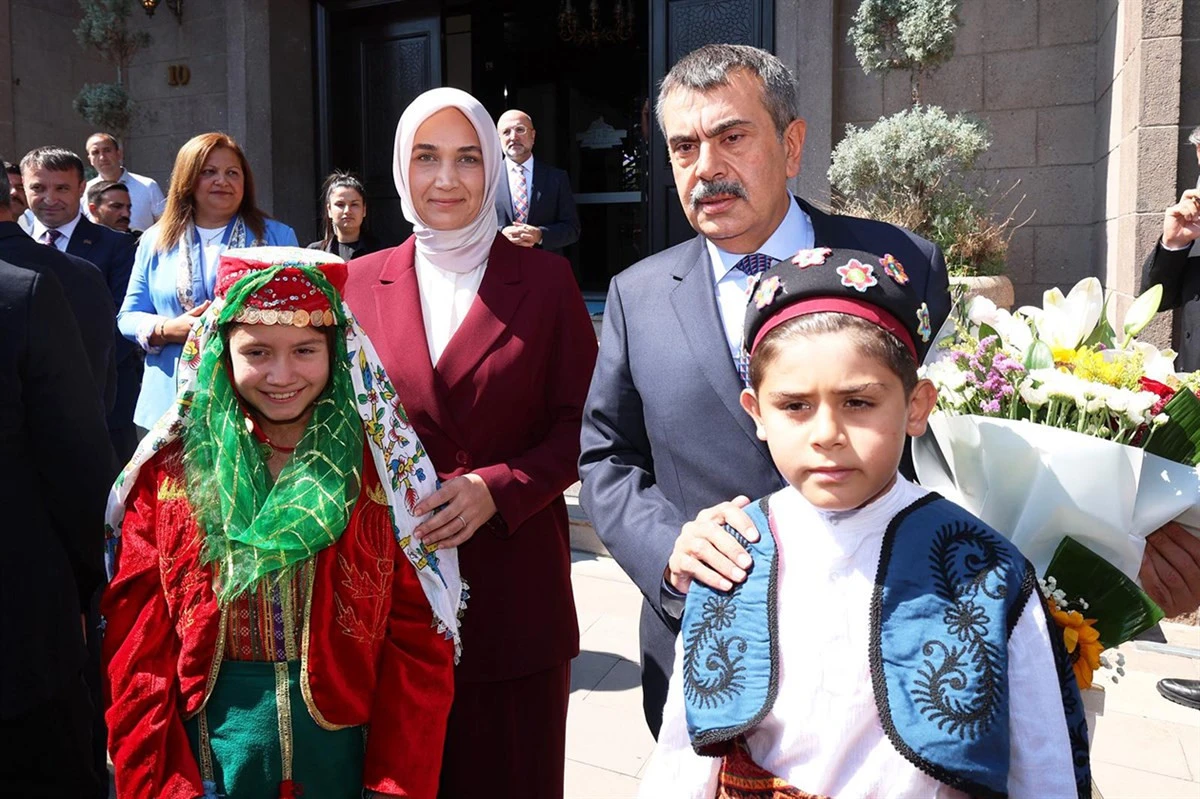 Milli Eğitim Bakanı Prof. Dr. Yusuf Tekin Vali Yiğitbaşı’nı Ziyaret Etti