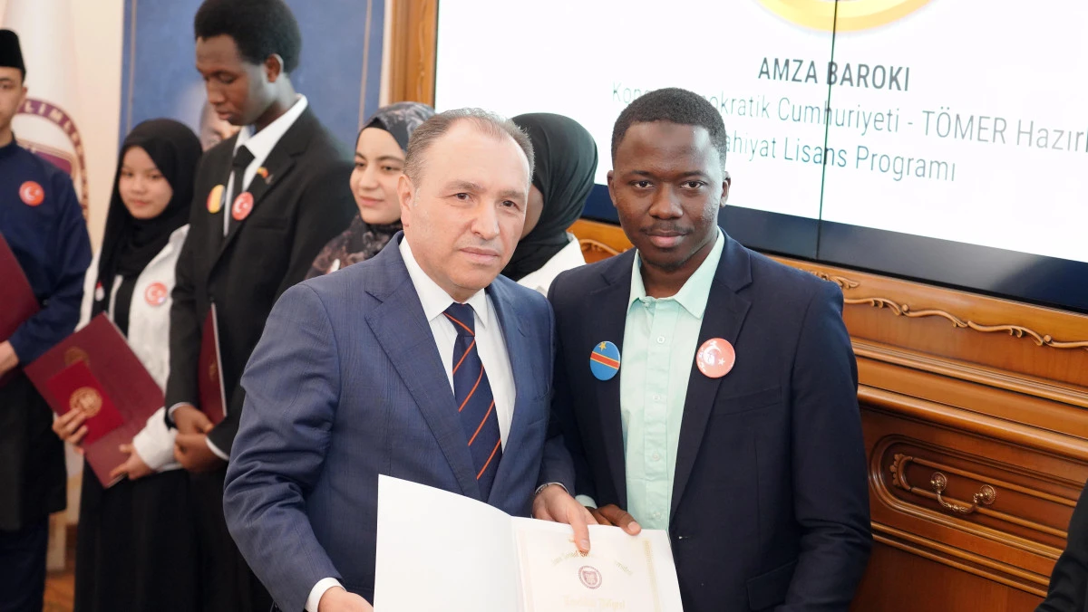 REKT&Ouml;R KARAKAŞ, &ldquo;4 ŞEHİR 4 MEK&Acirc;N 4 AKİF&rdquo; SEMPOZYUMUNUN A&Ccedil;ILIŞINA KATILDI