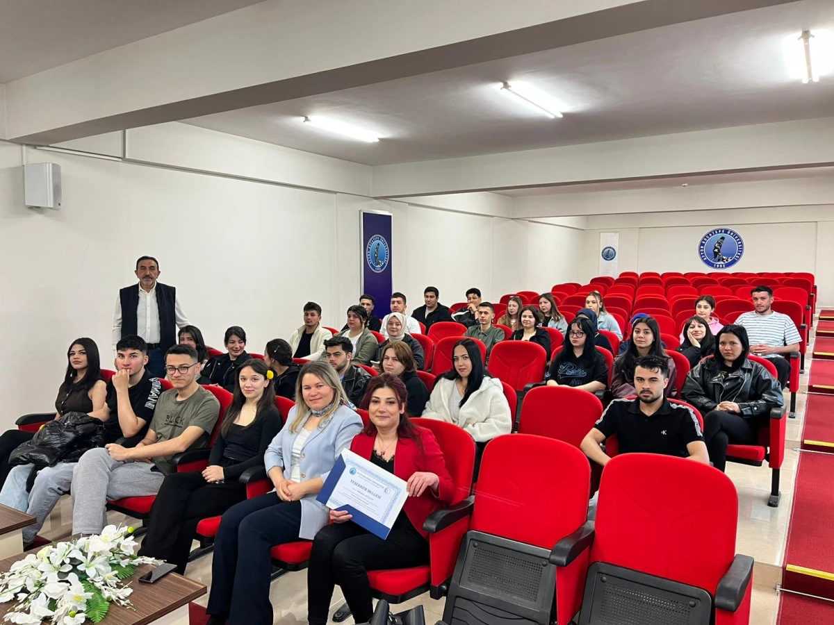 SANDIKLI MYO&rsquo;DA TURİZM HAFTASI S&Ouml;YLEŞİSİ D&Uuml;ZENLENDİ