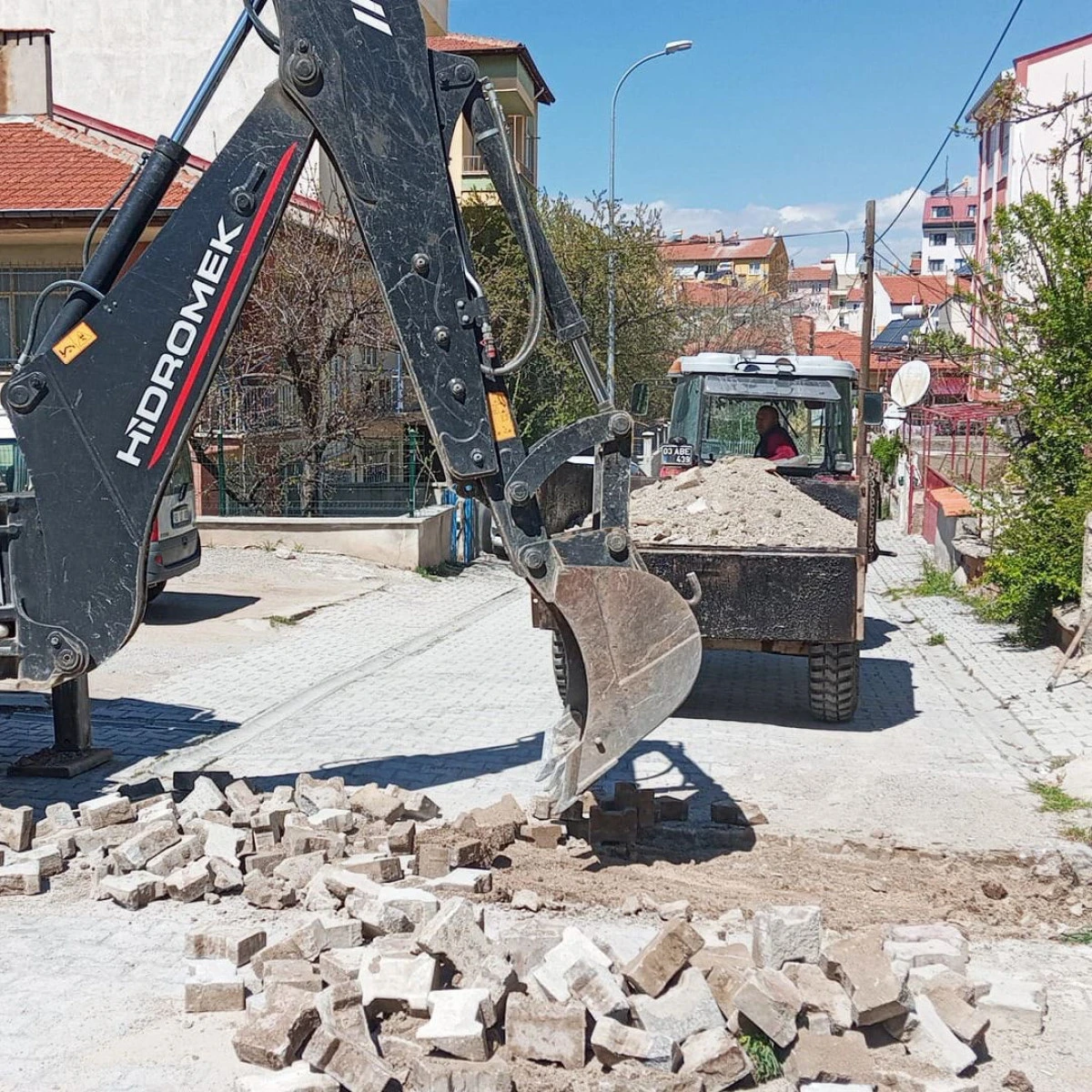 SANDIKLI&rsquo;DA &Ccedil;ALIŞMALAR ARALIKSIZ DEVAM EDİYOR
