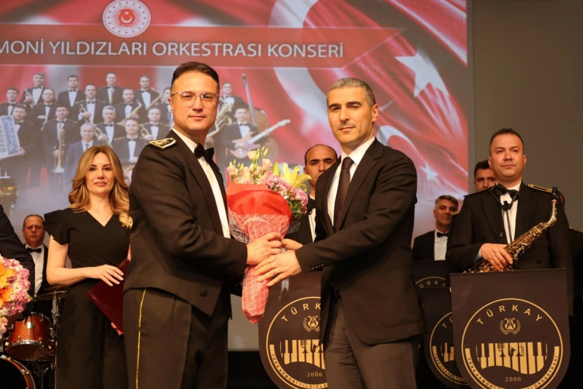 T&Uuml;RKAY ORKESTRASI AFYONKARAHİSAR&rsquo;DA UNUTULMAZ BİR KONSER VERDİ