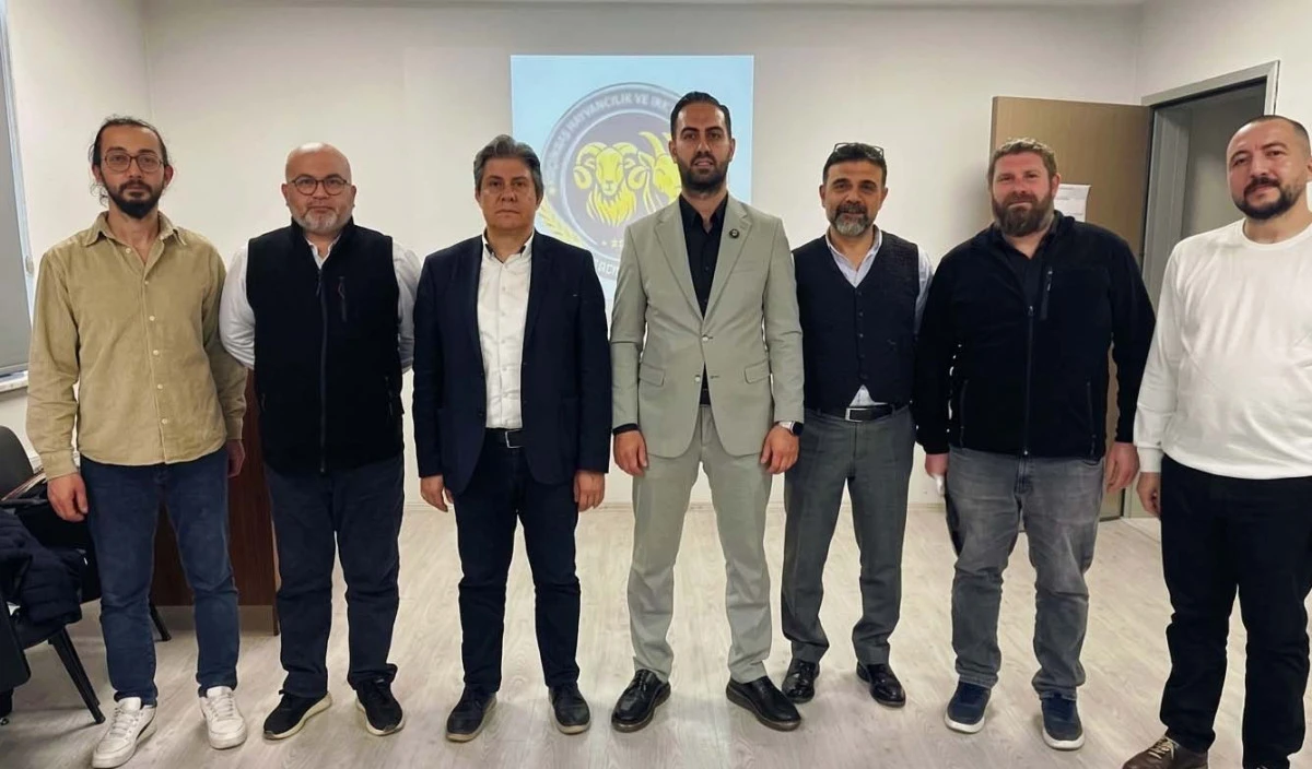 T&Uuml;RKİYE K&Uuml;&Ccedil;&Uuml;KBAŞ HAYVANCILIK VE IRK YETİŞTİRİCİLERİ FEDERASYONU İLK TOPLANTISI AK&Uuml;&rsquo;DE D&Uuml;ZENLENDİ