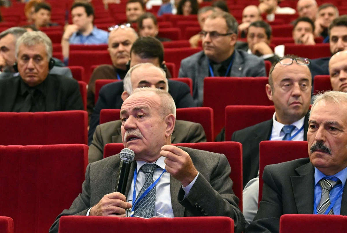 “Türkiye’de Mermer ve Doğal Taş Madenciliğinin Geleceği, Katma Değeri-Verimliliği ve Çevre” Konulu Panel Gerçekleştirildi