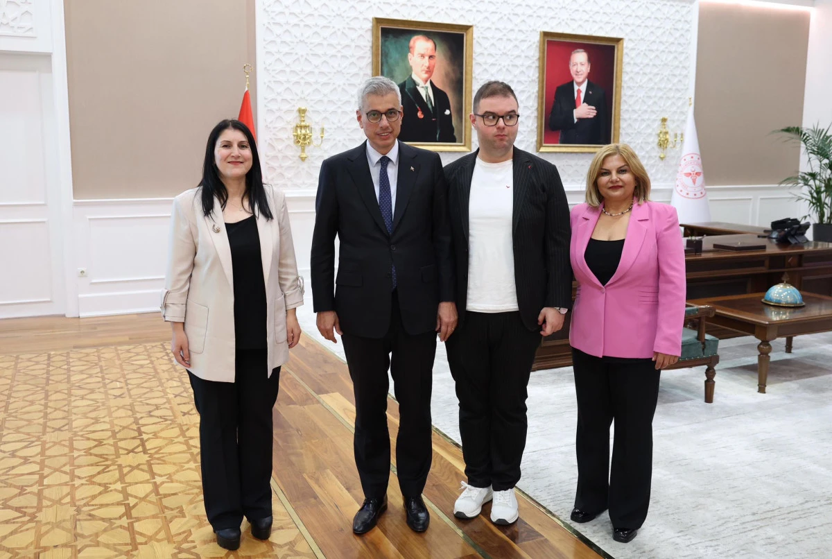 Ulusal Otizm Konfederasyonu'ndan Sağlık Bakanı Prof. Dr. Kemal Memişoğlu'na Ziyaret