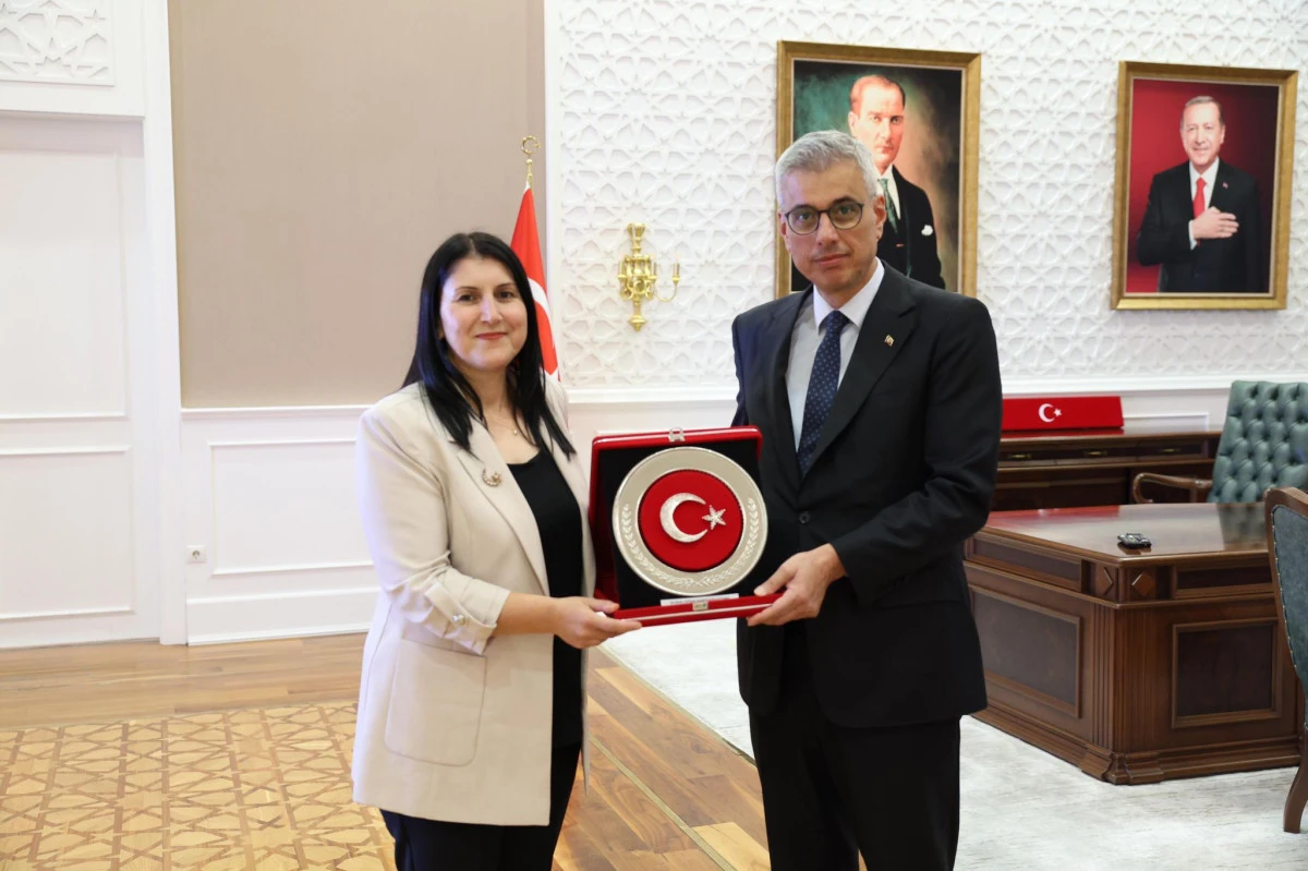 Ulusal Otizm Konfederasyonu'ndan Sağlık Bakanı Prof. Dr. Kemal Memişoğlu'na Ziyaret