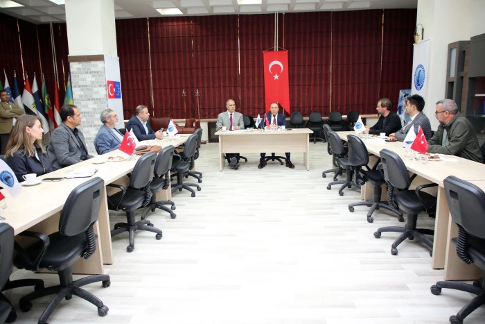 Uluslararası İlişkiler Uygulama ve Araştırma Merkezi, Yeni Dönem İlk Yönetim Kurulu Toplantısını Gerçekleştirdi