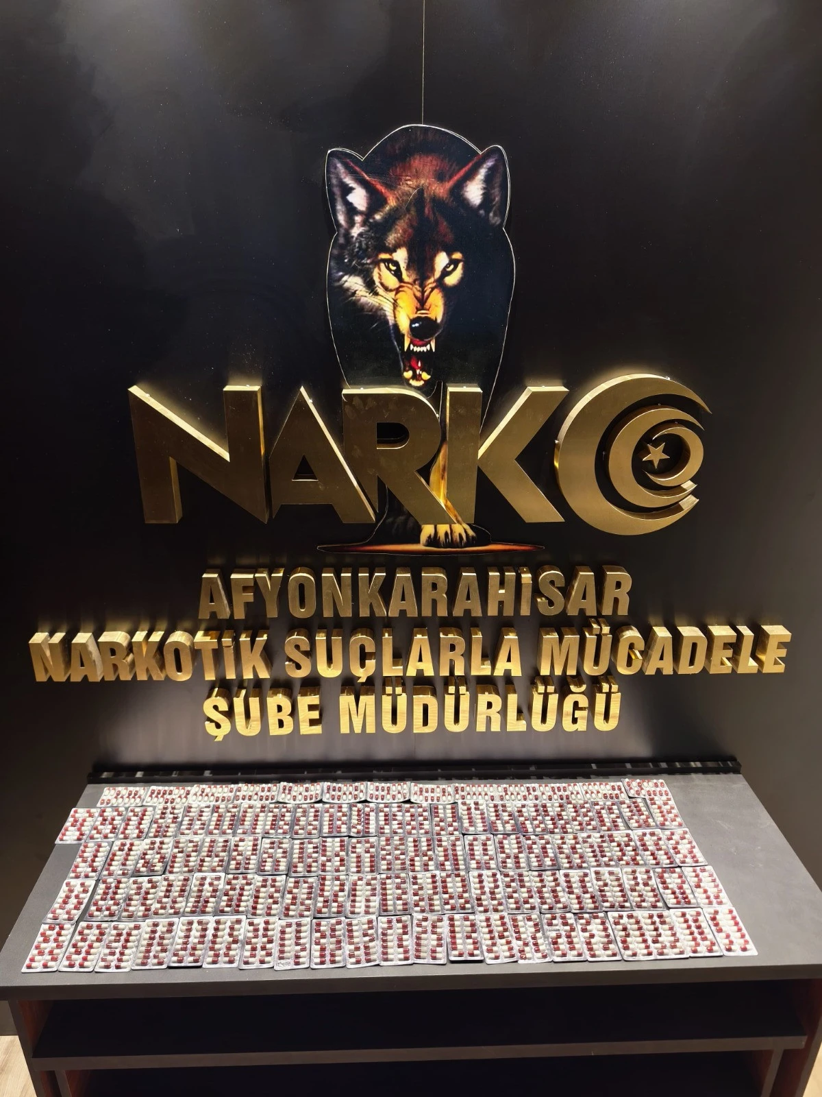 UYUŞTURUCU OPERASYONUNDA 1368 ADET SENTETİK ECZA ELE GEÇİRİLDİ