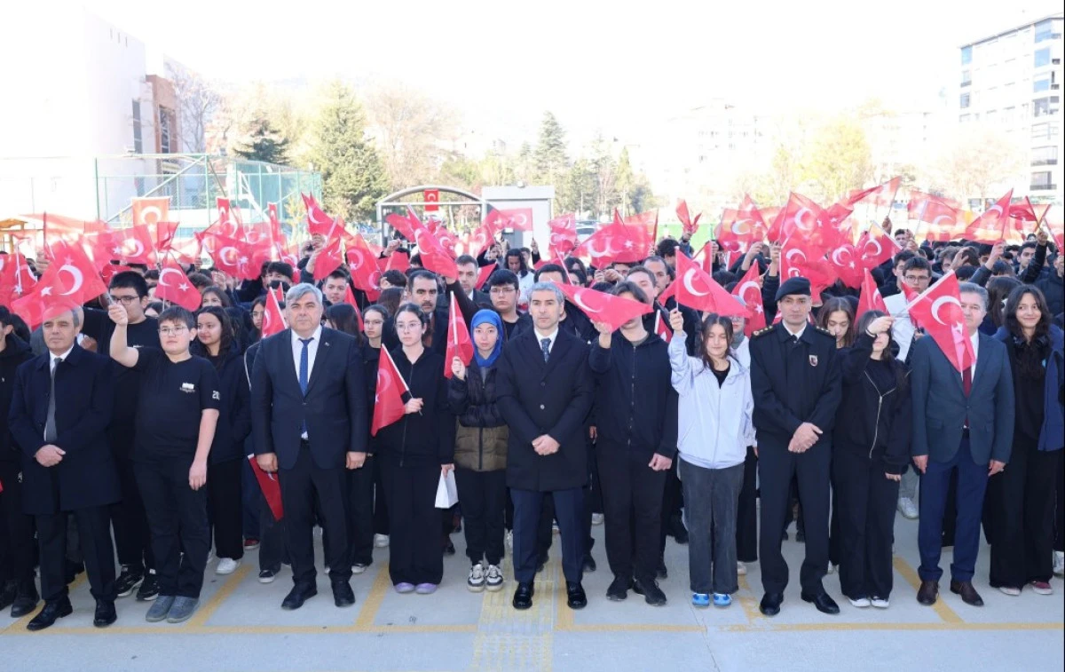 VALİ DR. NACİ AKTAŞ, HAYATINI KAYBEDEN &Ouml;ĞRENCİ VE &Ouml;ĞRETMENLER İ&Ccedil;İN D&Uuml;ZENLENEN T&Ouml;RENE KATILDI
