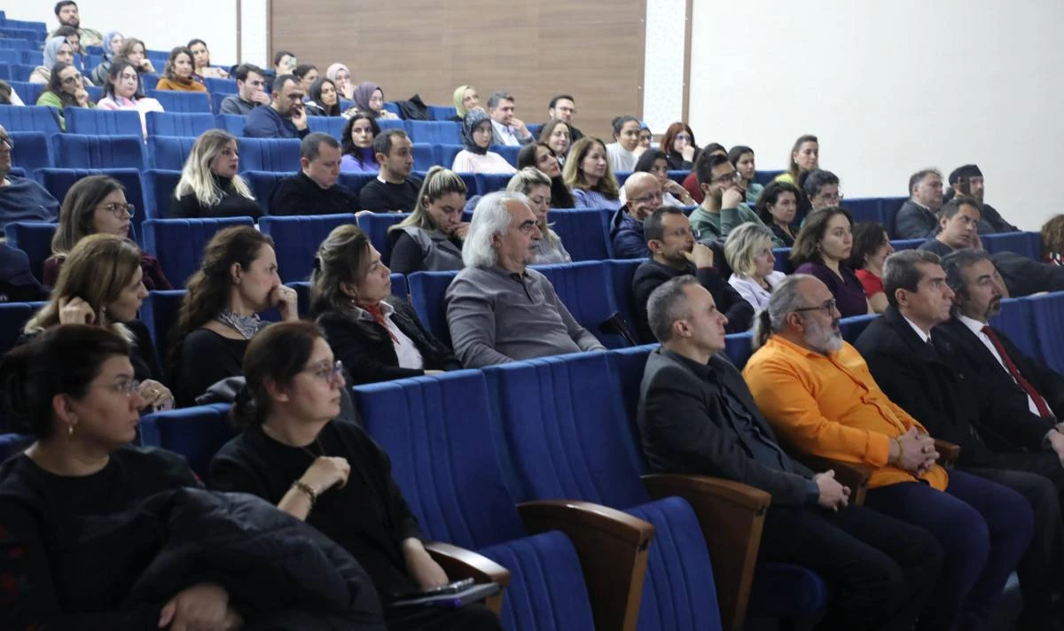 Yapay Zek&acirc; Destekli Biyoistatistik Eğitimi Verildi