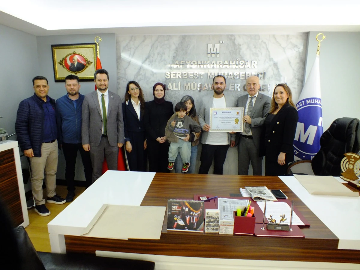 YENİ MALİ M&Uuml;ŞAVİRLER RUHSATLARINA KAVUŞTU