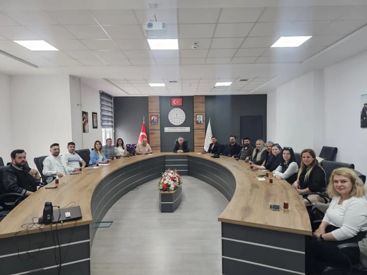 YEŞİLAY SAĞLIKLI YAŞAM LİGİ PROJESİNDE 2. PERİYOD DEĞERLENDİRME TOPLANTISI GER&Ccedil;EKLEŞTİRİLDİ